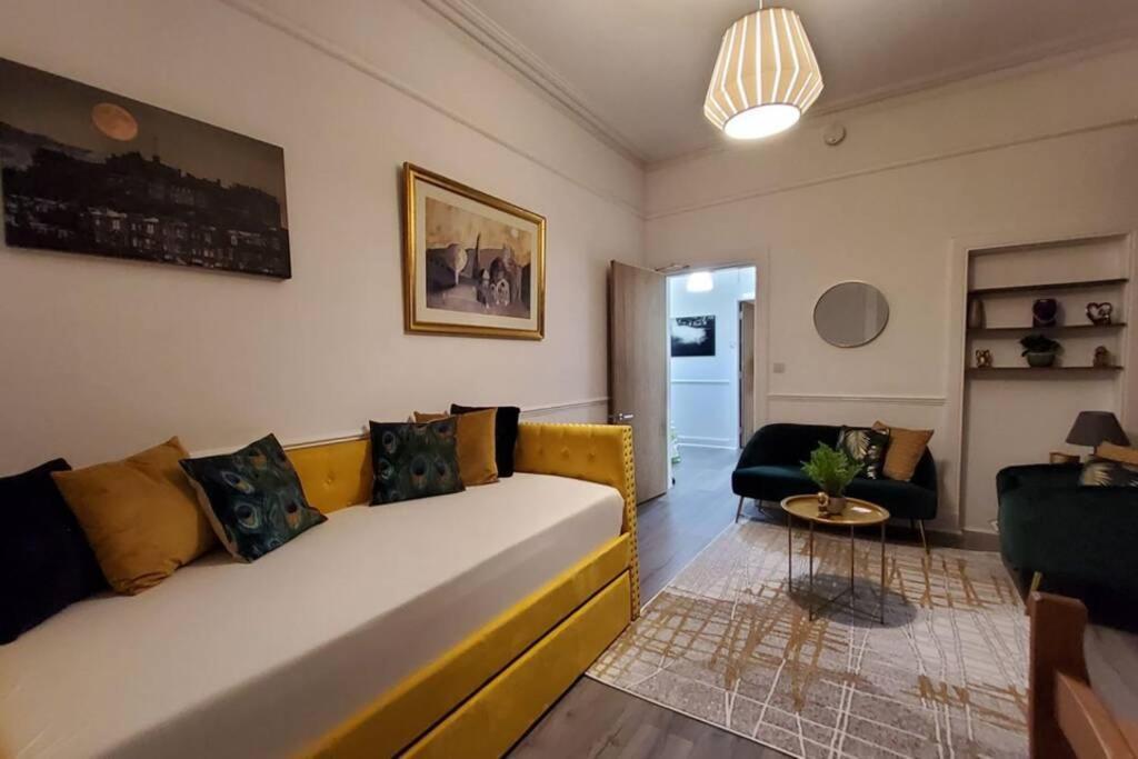 Leith Spectacular Apartment By Sensational Stay Short Lets & Serviced Accommodation With 6 Separate Beds & 2 Baths 에든버러 외부 사진